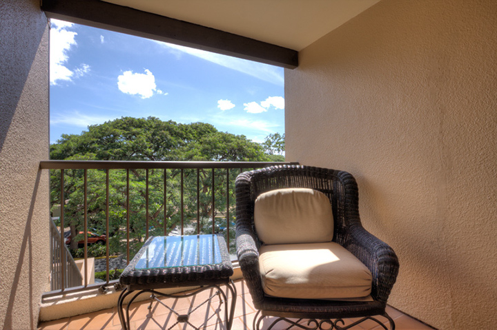 KaanapaliRoyalG301_001